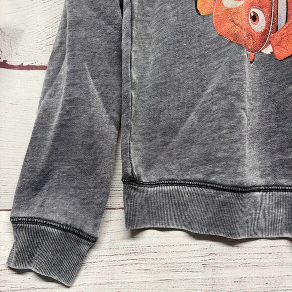 Disney Pixar Finding Nemo Dory Shark Crewneck Sweatshirt size M Vintage Wash - Picture 4 of 10